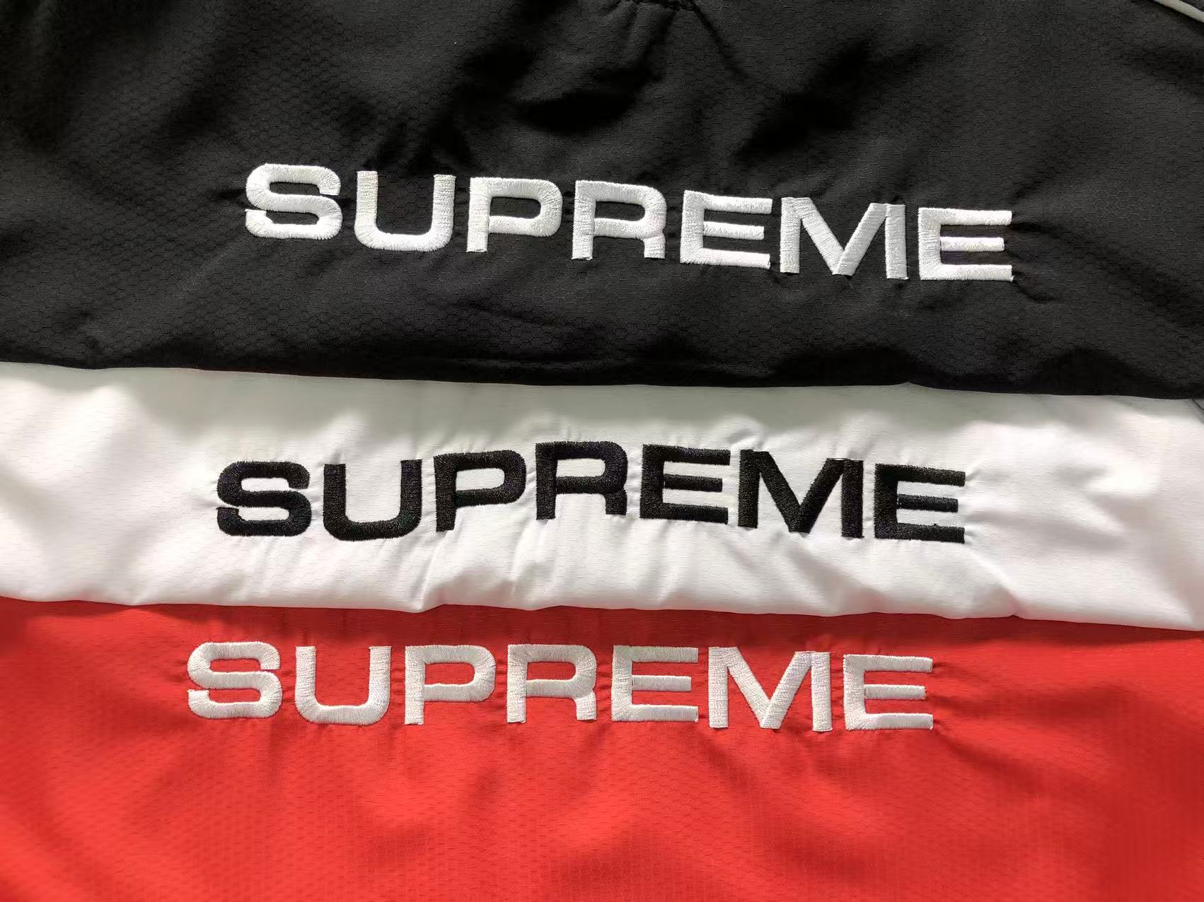 Blusa Reflective Piping Pullover Supreme