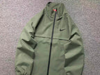 jaqueta é uma Nike Woven Jacket