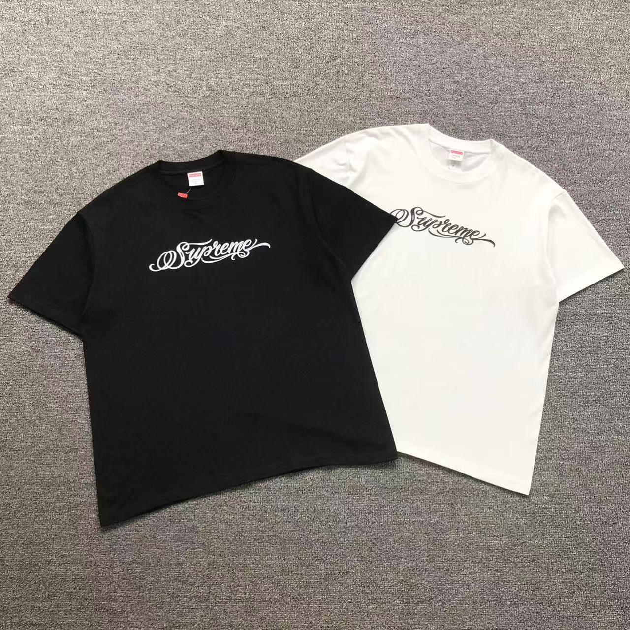 Camiseta Script Tee Supreme