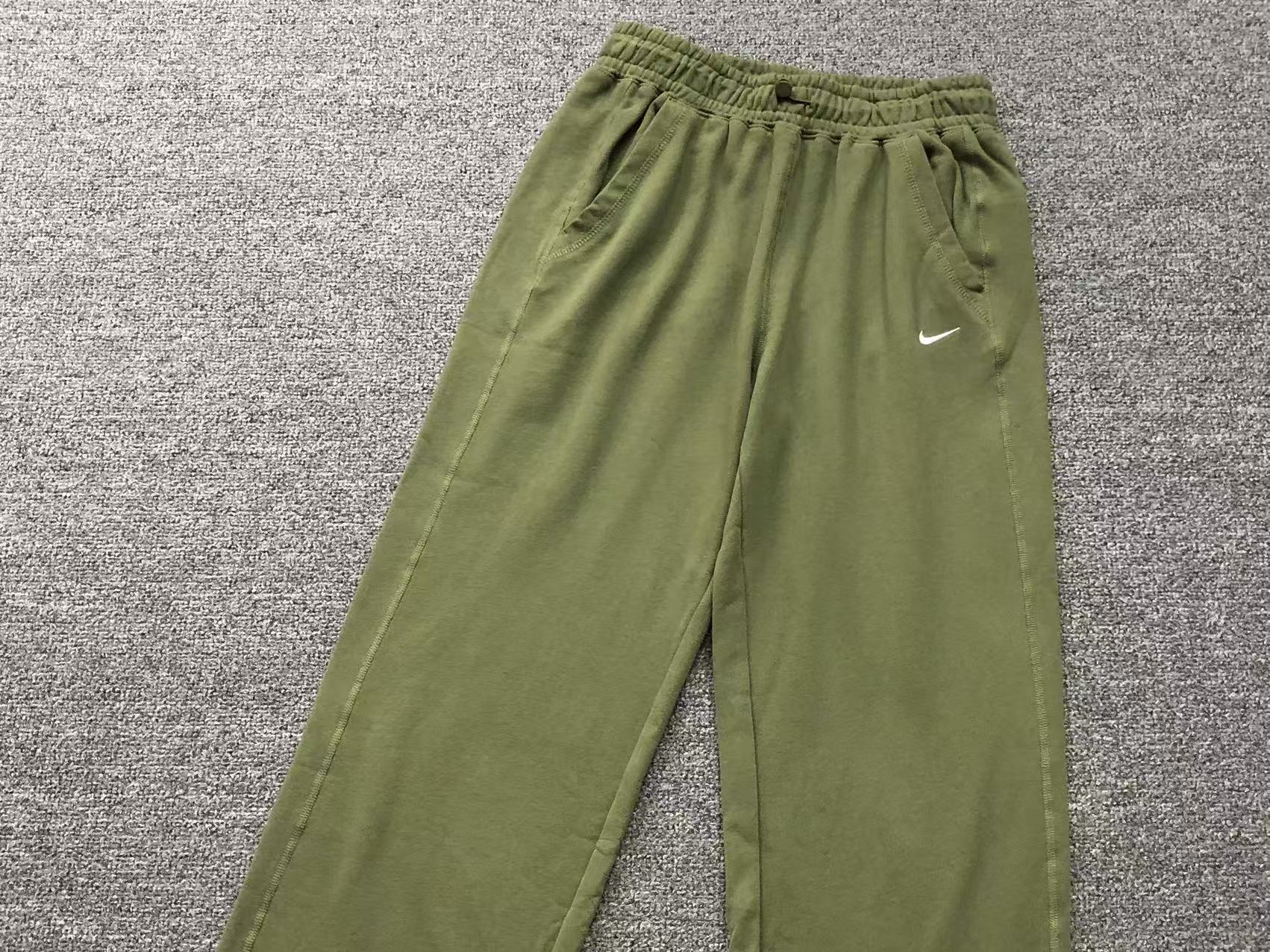 Calça corte reto Nike