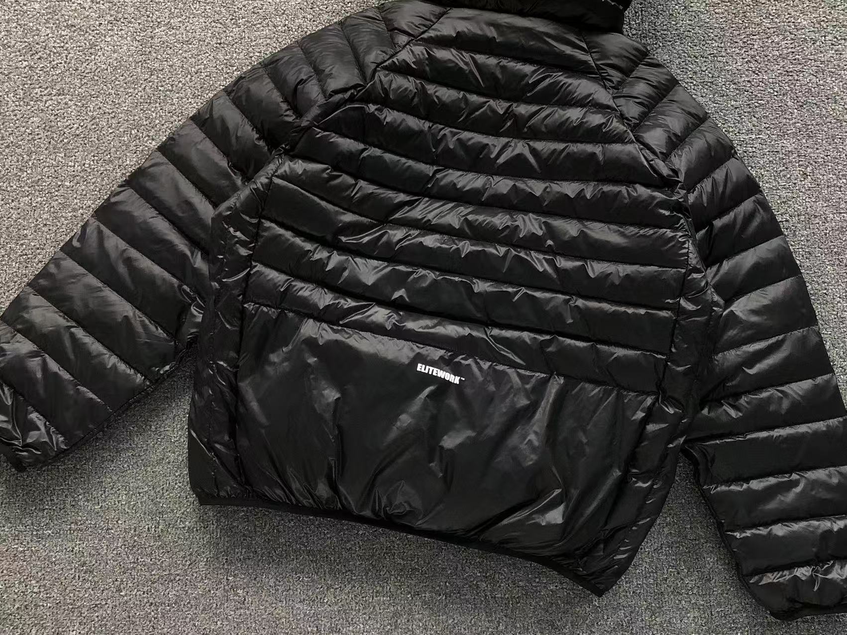 Jaqueta puffer preta Corteiz