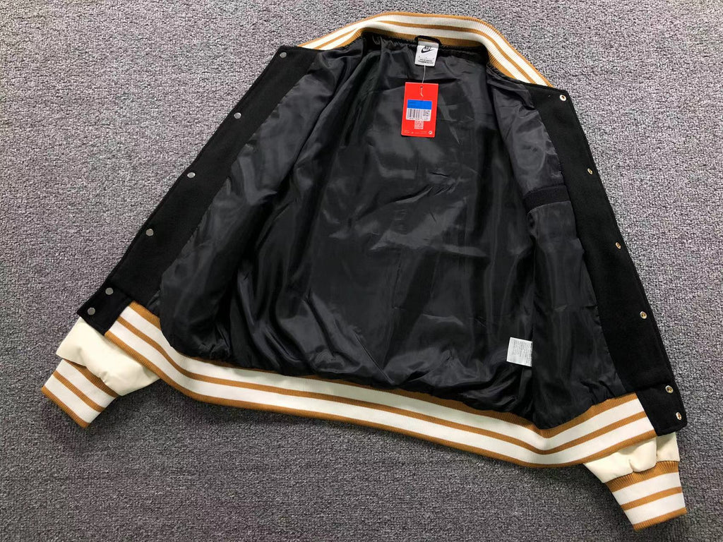 Jaqueta estilo varsity da Nike,