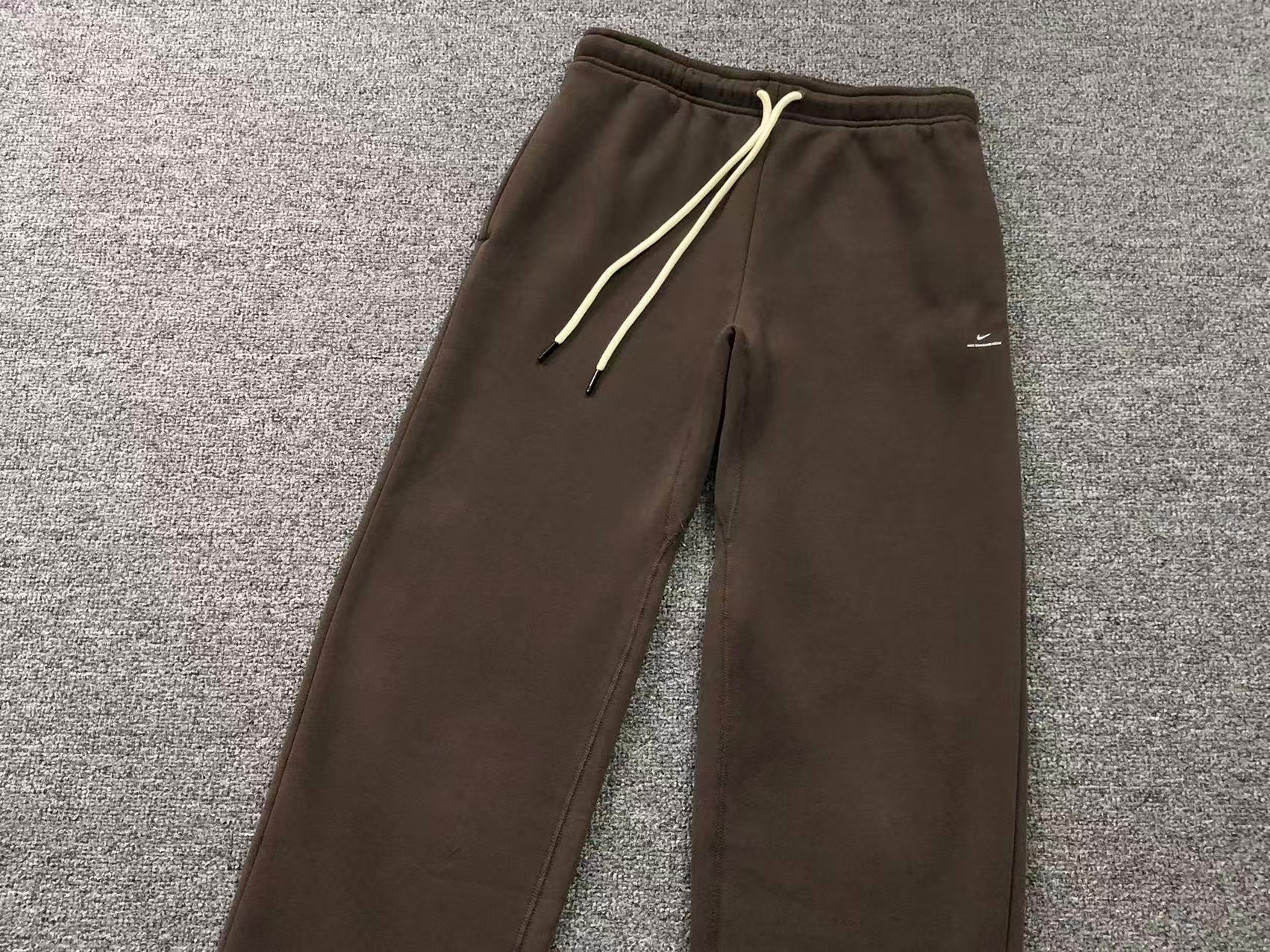 Calça moletom Nike Solo Swoosh