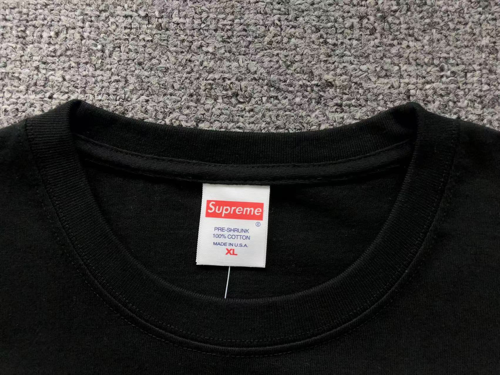 Camiseta Supreme Script