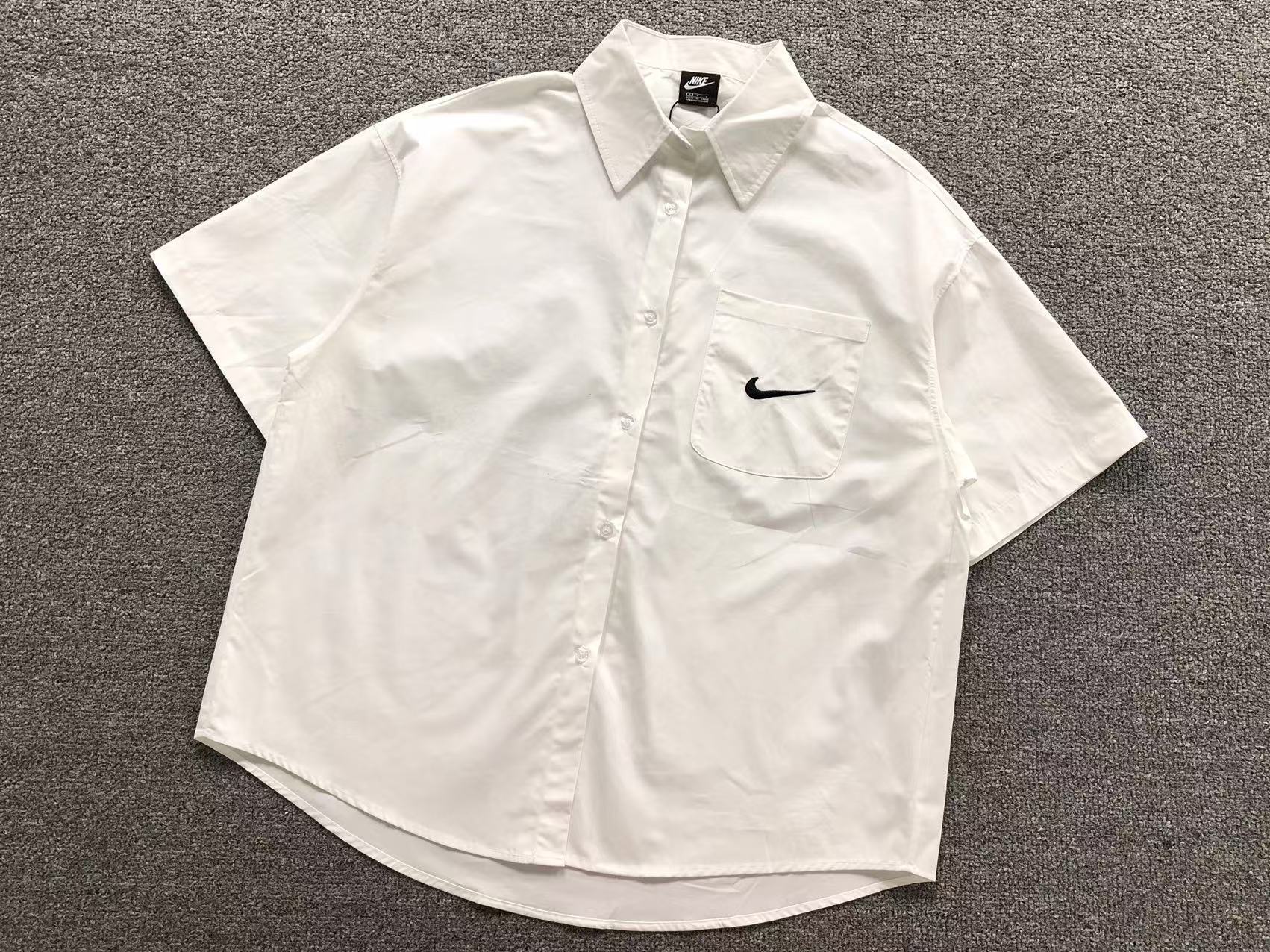 Camisa de manga curta da colaboração Nike x Stussy