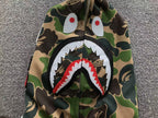 Blusa BAPE x adidas Shark Track Hoodie verde camuflado