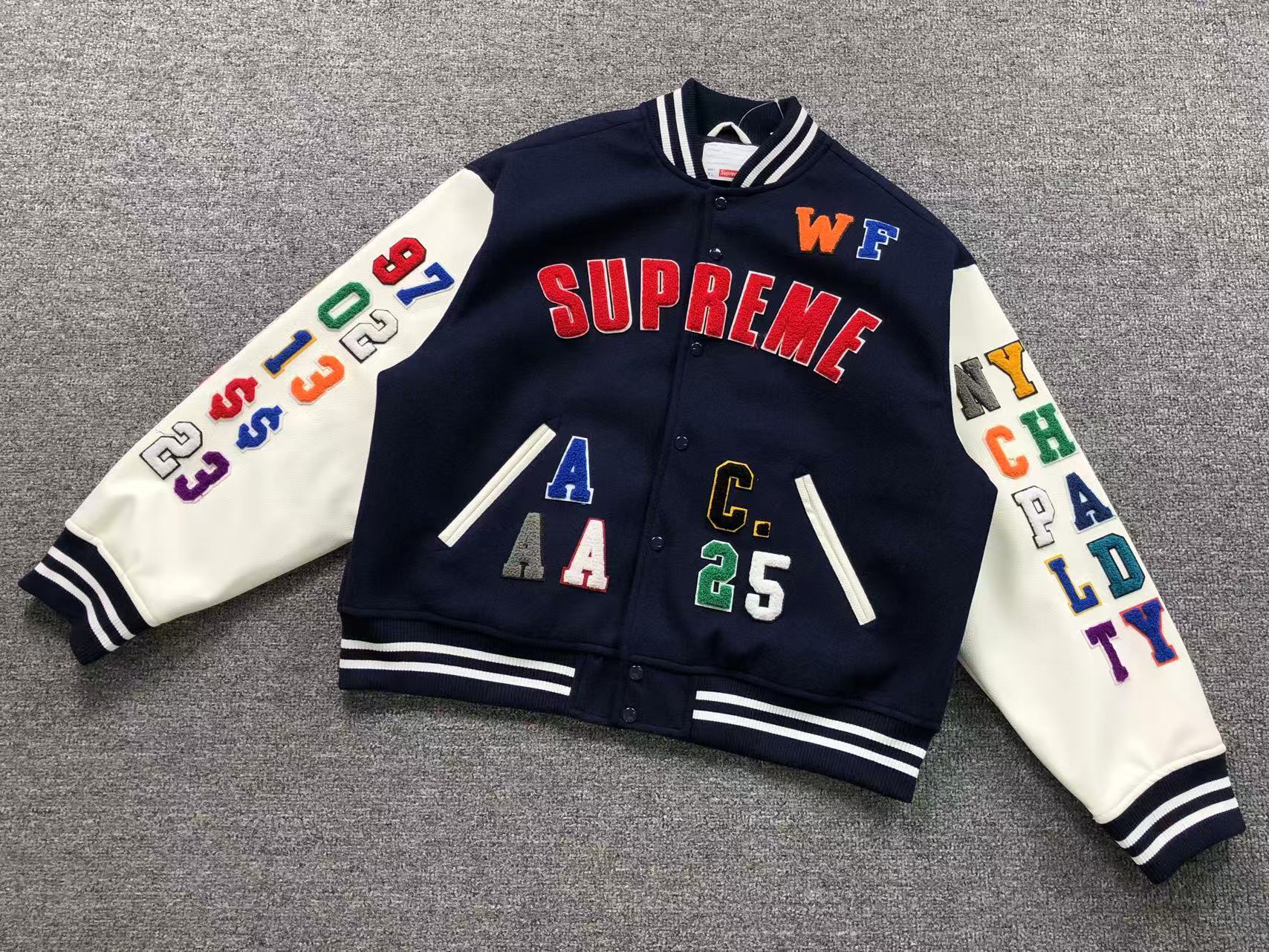 Jaqueta Supreme "Praises Varsity"