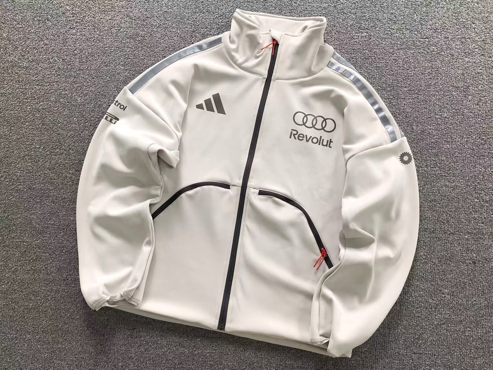 Jaqueta branca Adidas Audi Revolut F1