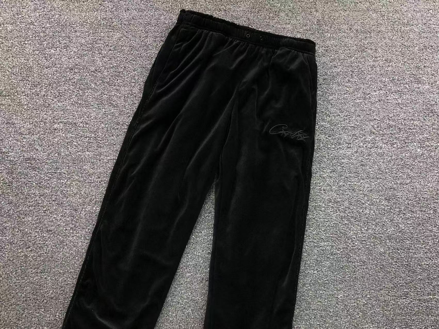 Calça de veludo Corteiz VVS Velour Jacket