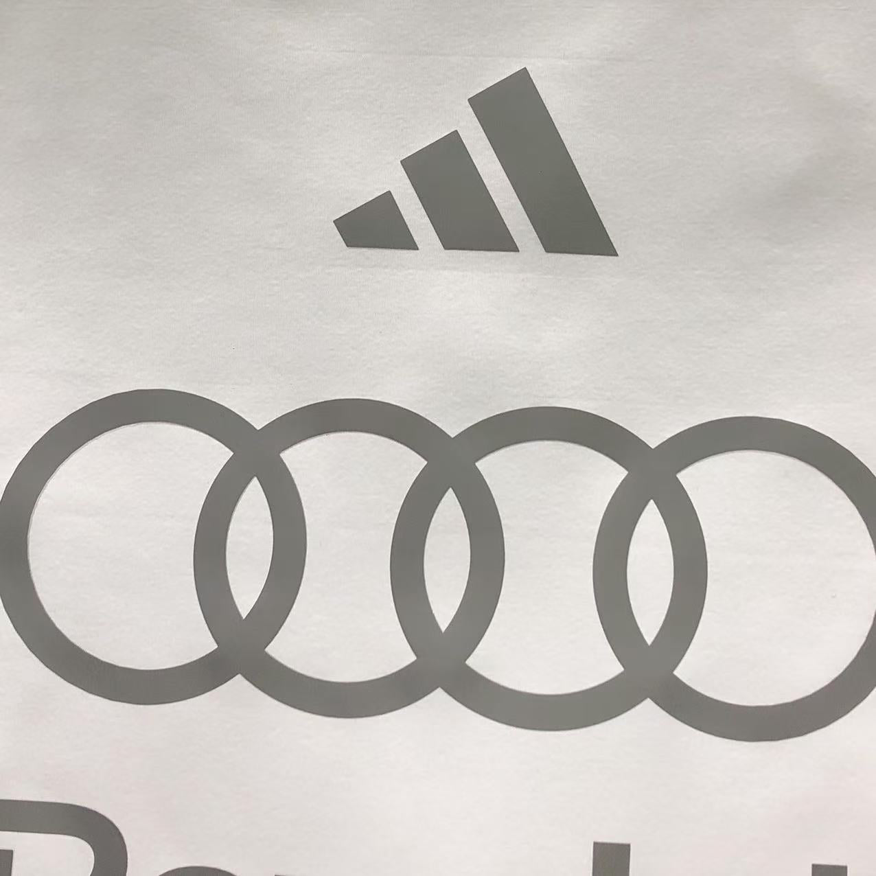 Jaqueta branca Adidas Audi Revolut F1
