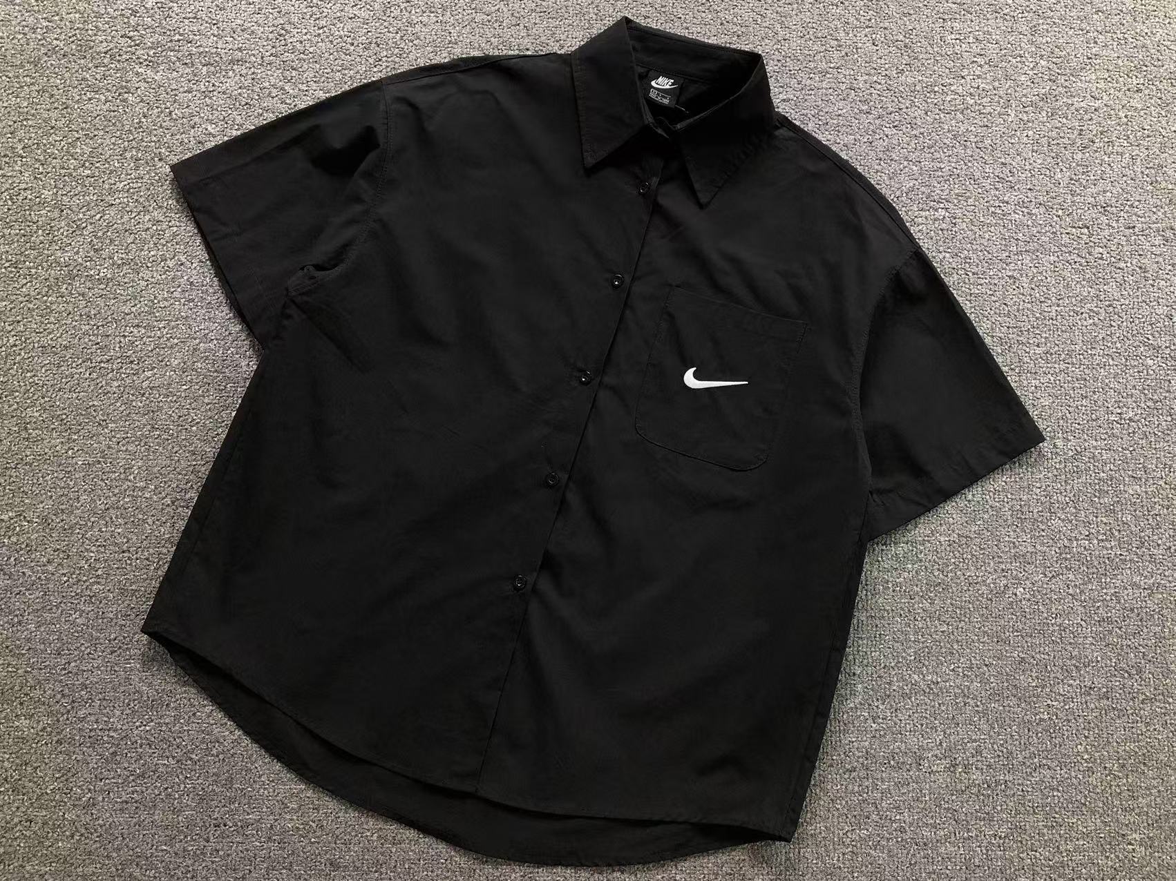 Camisa de manga curta da colaboração Nike x Stussy