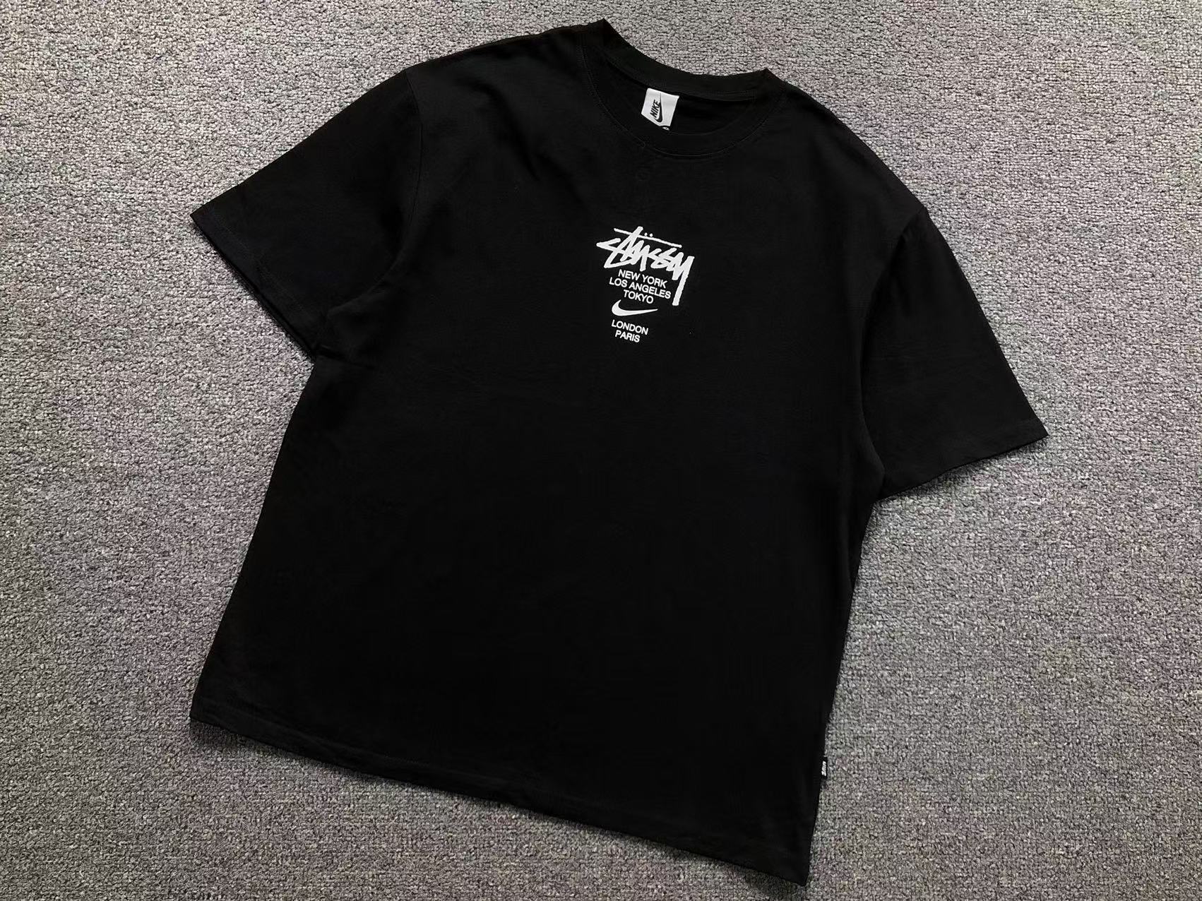 Camisetas da colaboração Stussy e Nike