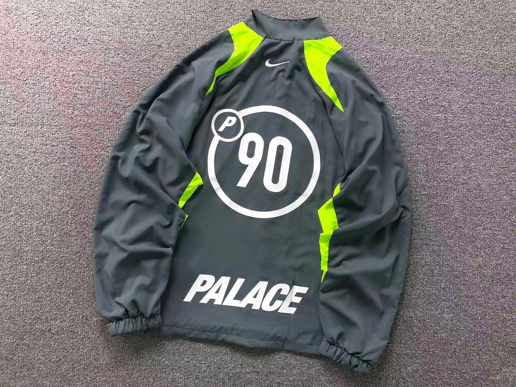 Blusa colaboração Palace x Nike Total 90
