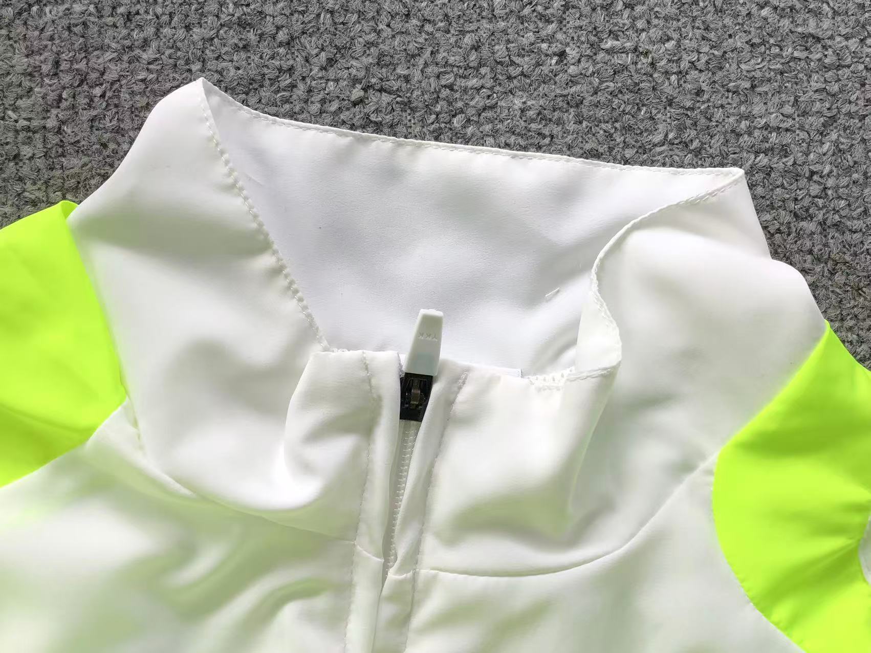 Blusa colaboração Palace x Nike Total 90
