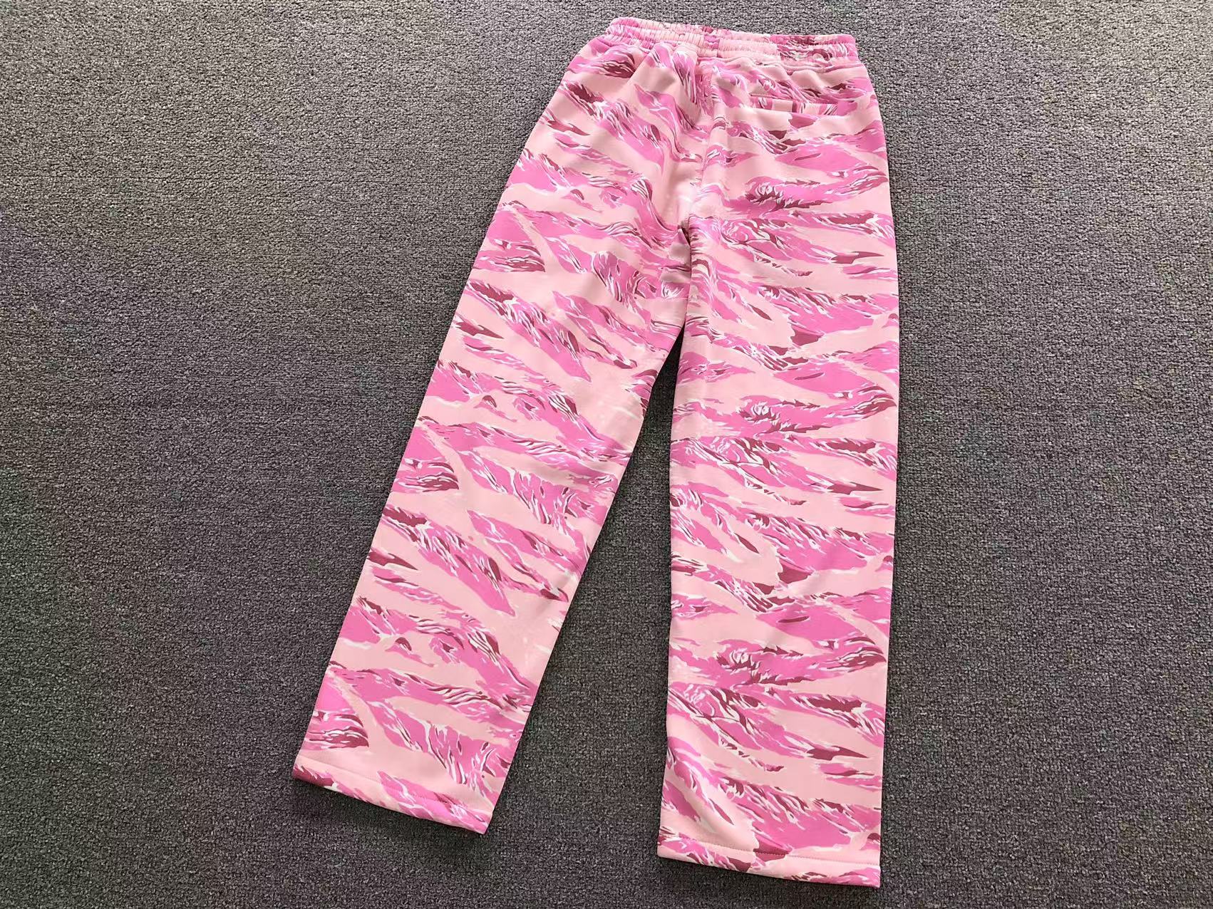 Calça moletom Corteiz Island Puff "Pink Tiger Camo"