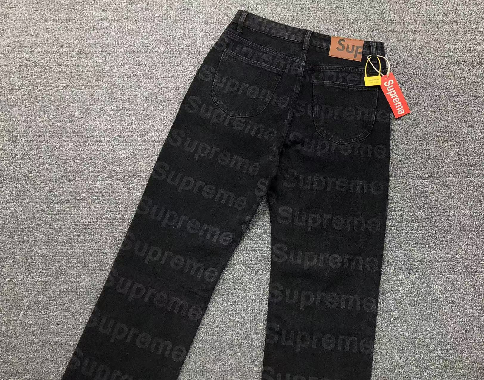 Calça Frayed Logos Regular Jean Supreme