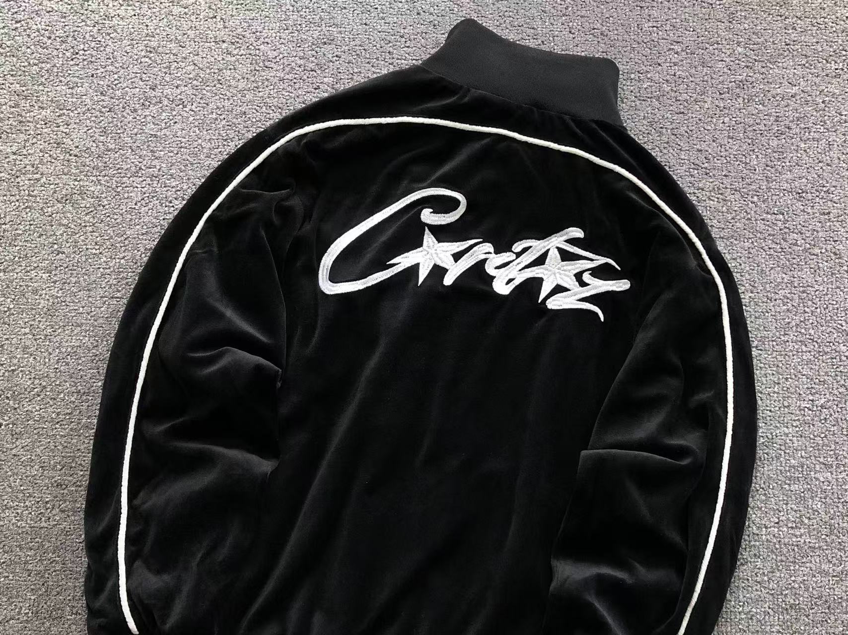 Jaqueta Corteiz VVS Velour Track Jacket preta