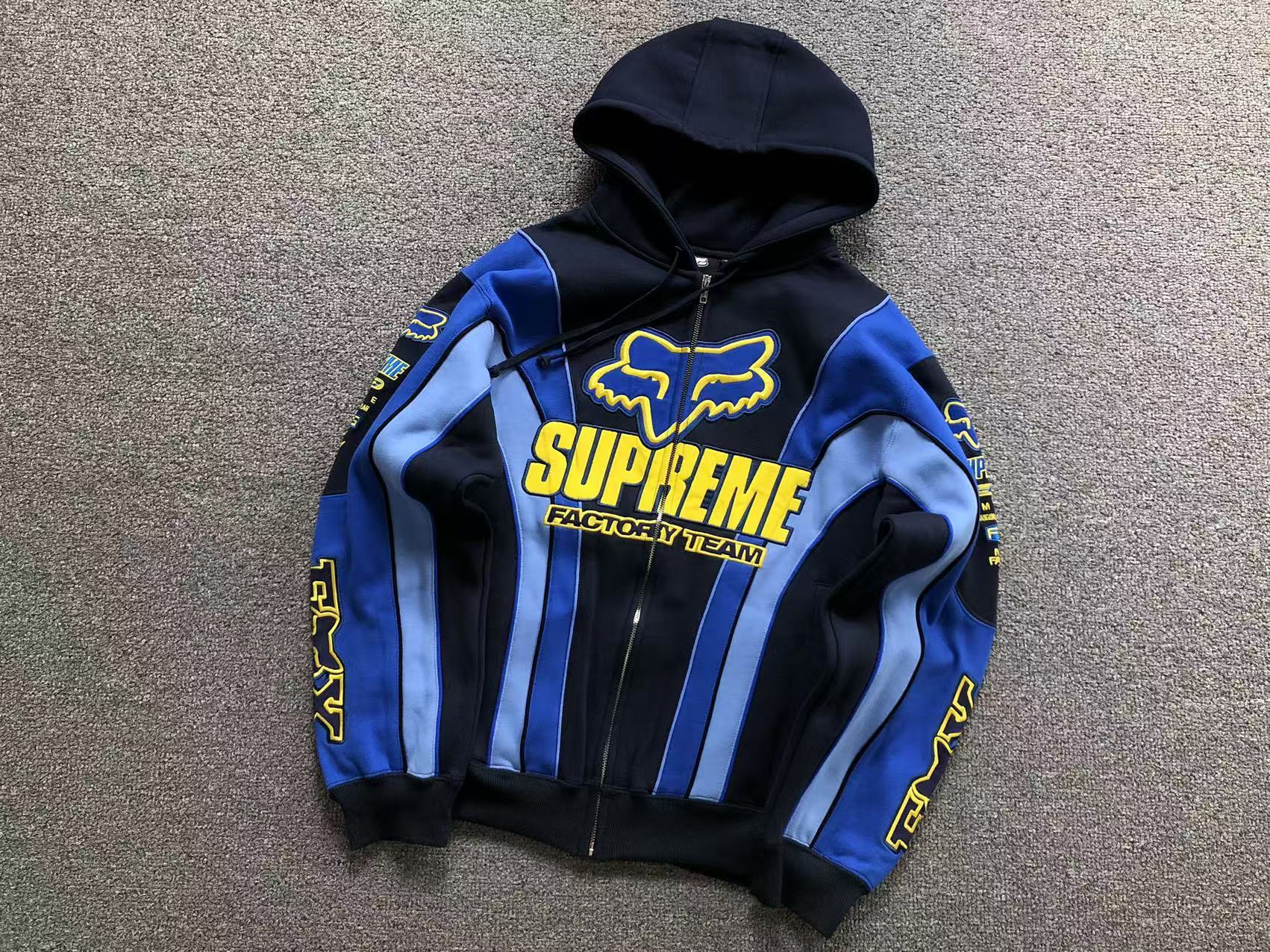 Moletom da colaboração Supreme x Fox Racing