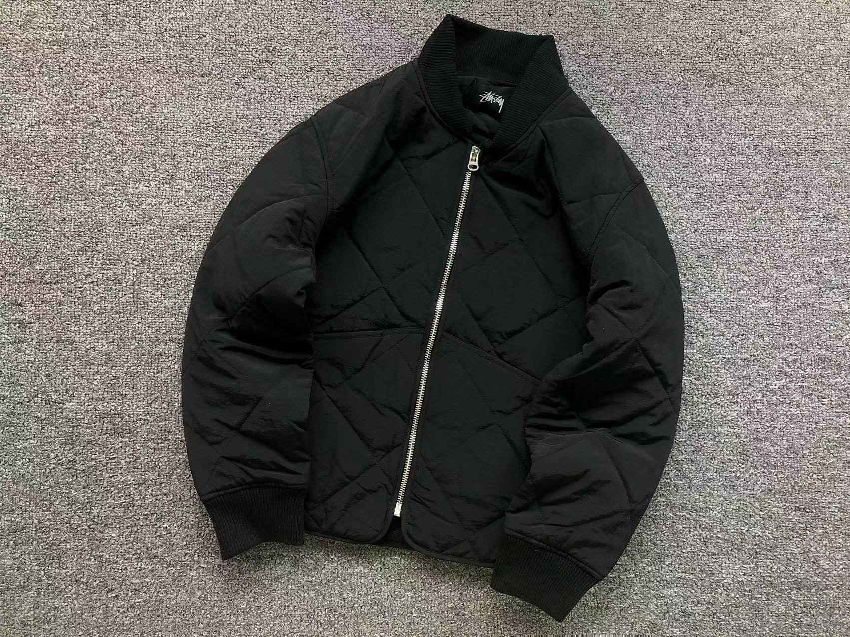 jaqueta acolchoada Stussy 8 Ball Quilted Liner Jacket