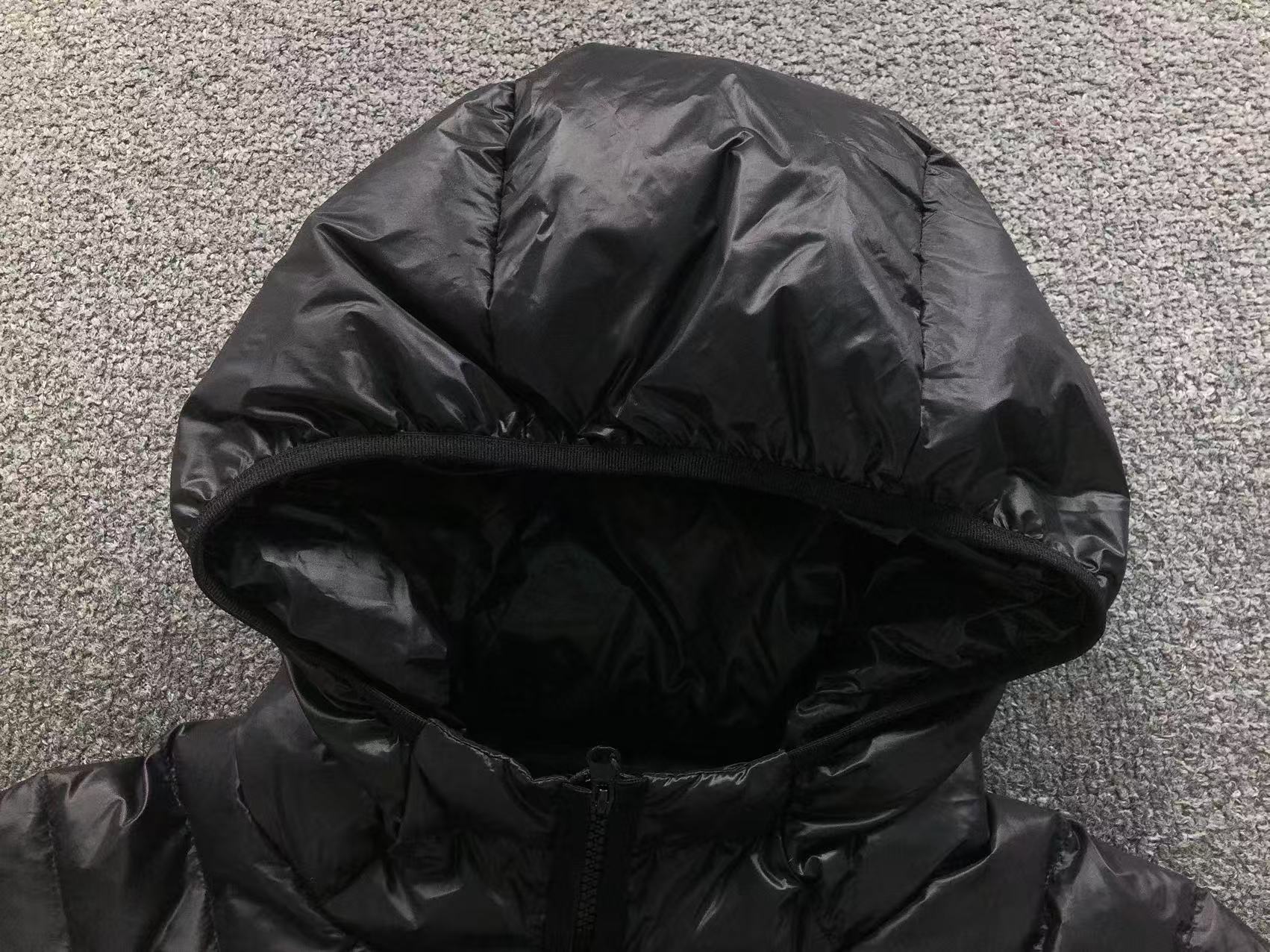 Jaqueta puffer preta Corteiz