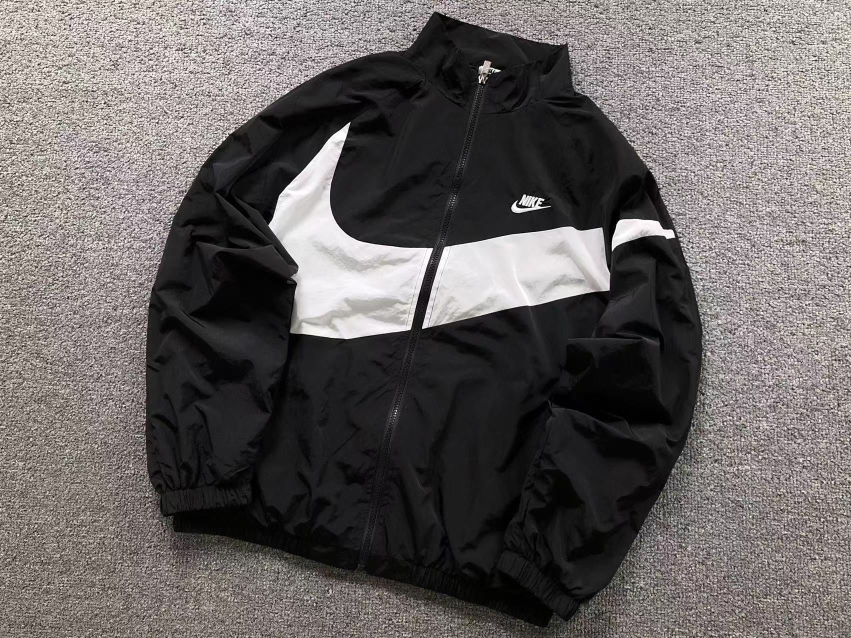 Blusa Nike Big Swoosh Woven