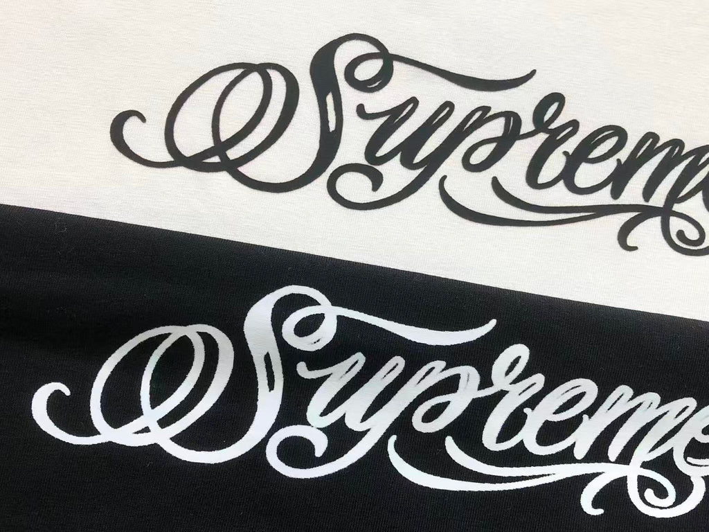 Camiseta Script Tee Supreme
