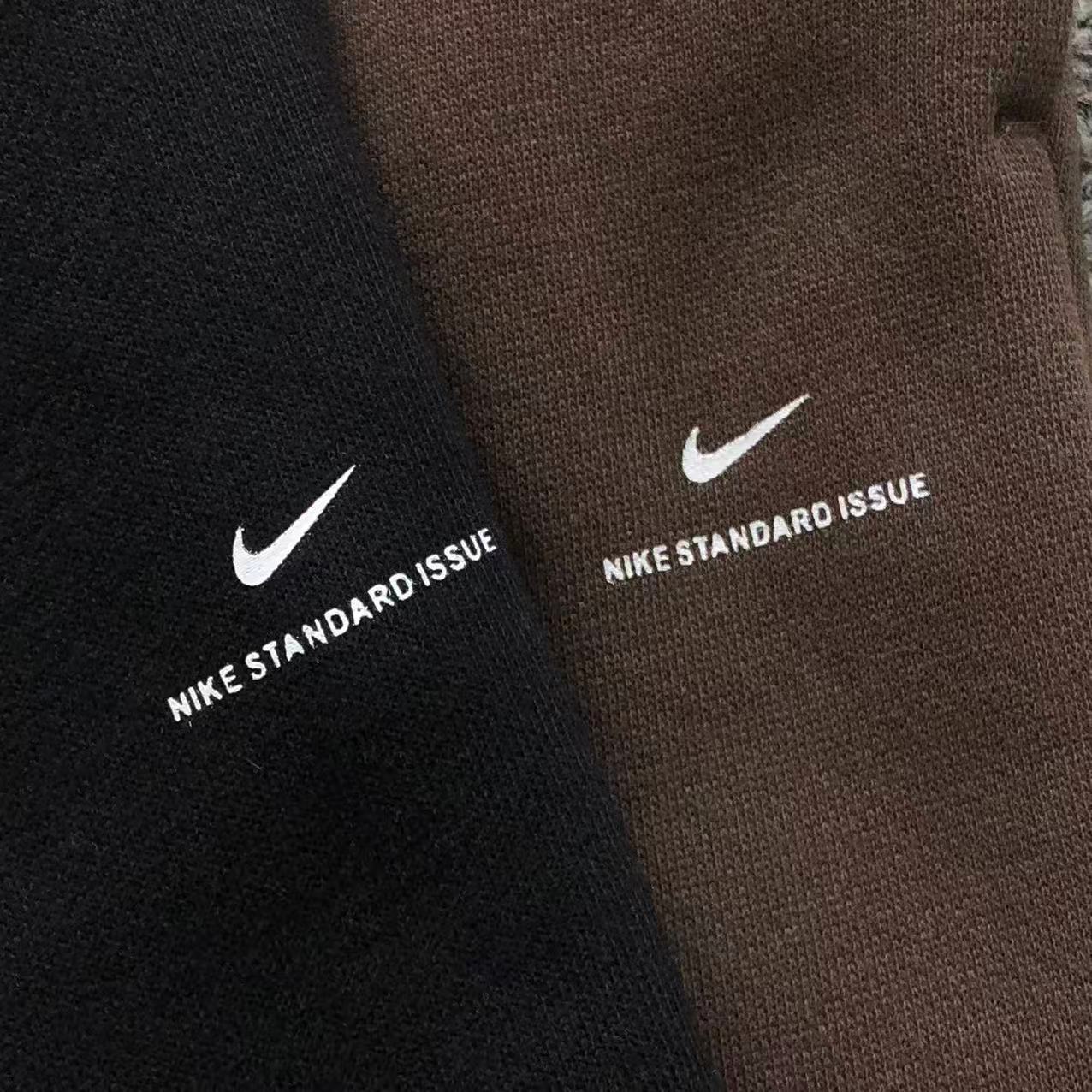 Calça moletom Nike Solo Swoosh
