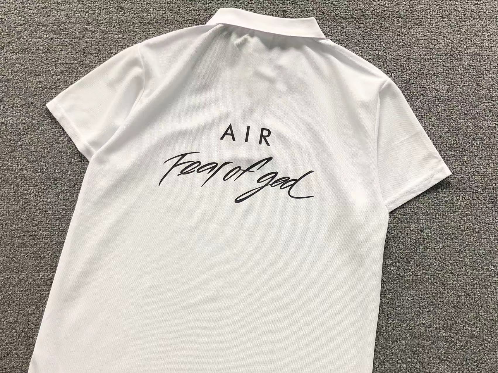 Camisa polo da colaboração Nike x Fear of God