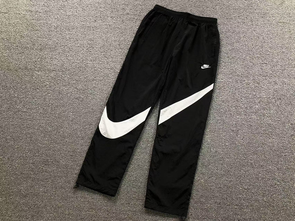Calça Nike Big Swoosh Woven
